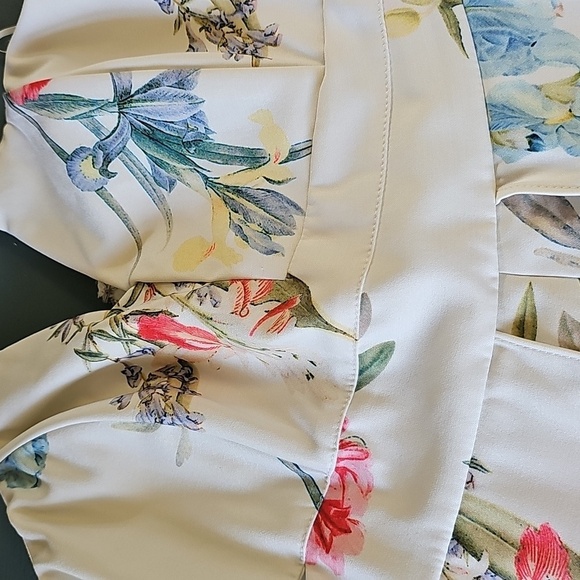 Floral Strapless Jumpsuit By Luxxel In A Meduim. Florial Print With Rear Zipper. - Picture 2 of 11